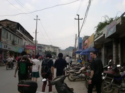 Streetwalking in Guiling.jpg