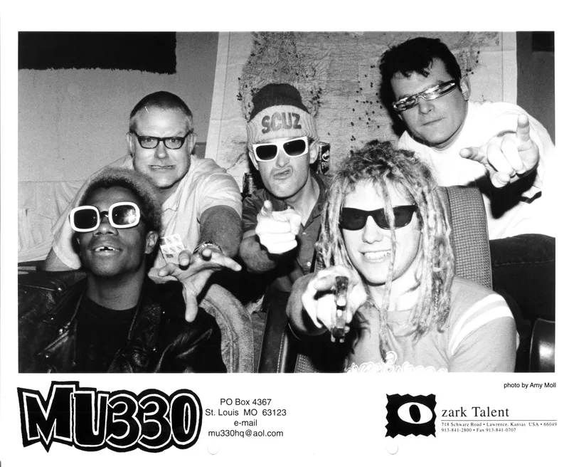 MU 330 press photo