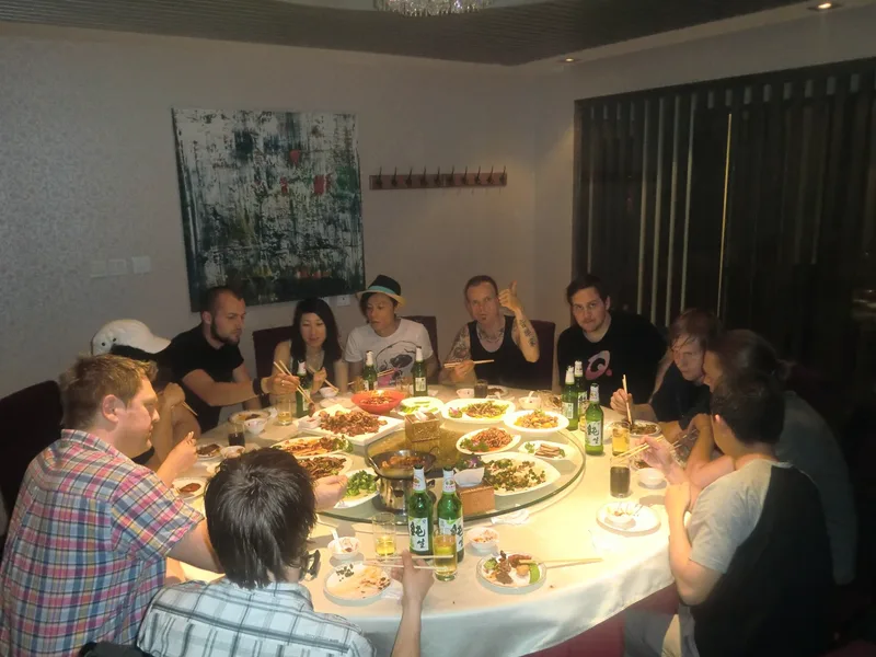 1 Middag med Kang Moa, Wuhao og Chasm i Beijing 1. Juli 2011