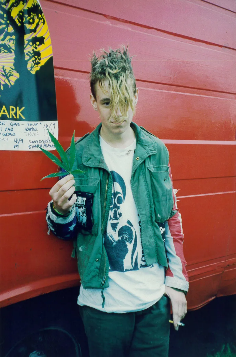 Rod Agent 86 plukker balder på Yugoslavia grensen 1992
