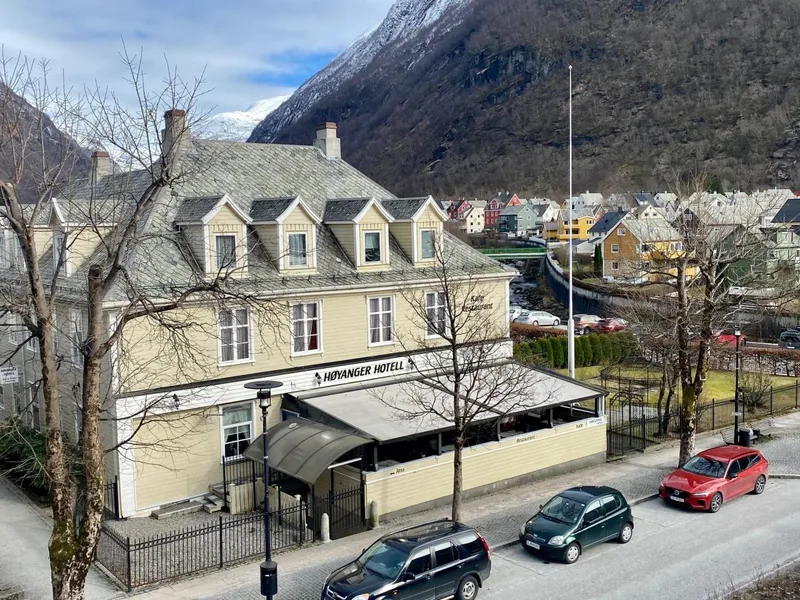 Høyanger Hotell og Joss Pub - Sogn Avis.jpg