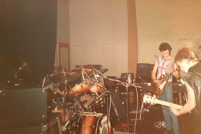 SPY live i Fjellheim i Os Rock oktober 1984, fotografert av Jan Tore Finnema (4).jpg