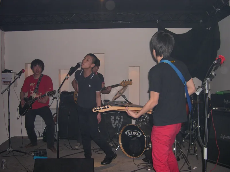 Supportbandet i Tianjin, helt fantastisk band! Husker ikke hva de het, men de var tøffe.jpg