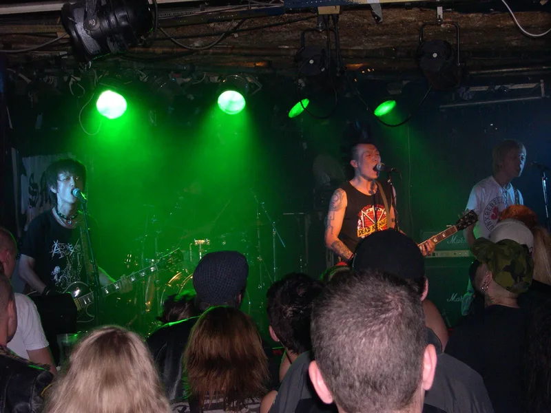 SMZB live at Garage in Bergen Norway on teh 30 of August 2005 bb.JPG