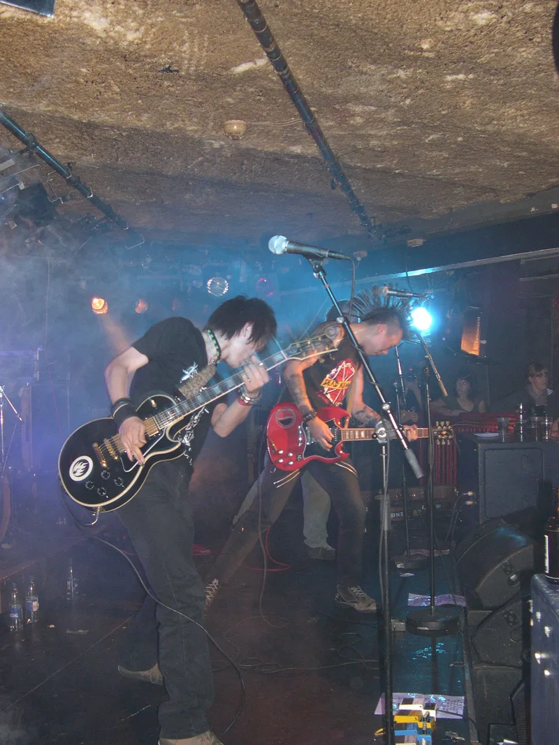 SMZB live at Garage in Bergen Norway on teh 30 of August 2005 ee.jpg
