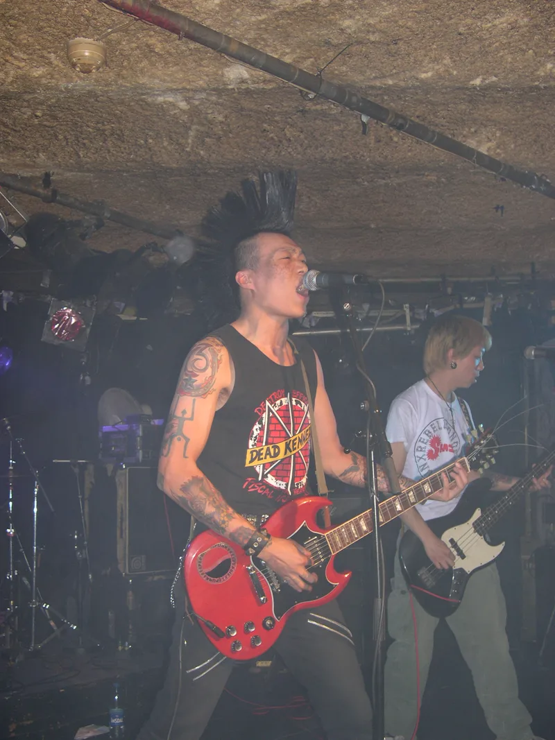 SMZB live at Garage in Bergen Norway on teh 30 of August 2005 g.jpg