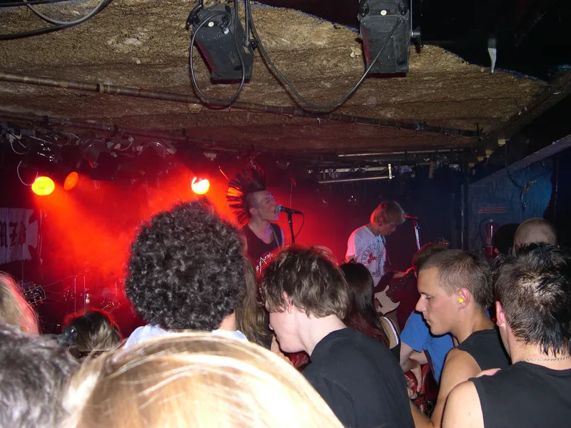 SMZB live at Garage in Bergen Norway on teh 30 of August 2005 ghi.JPG