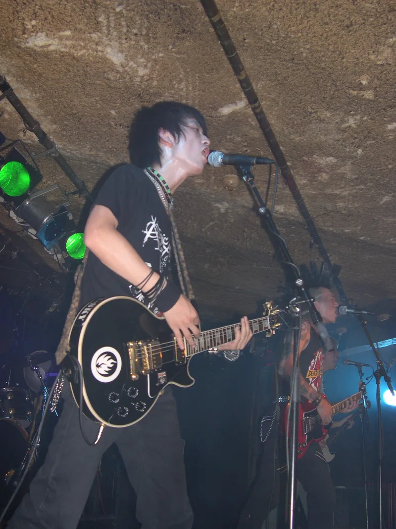 SMZB live at Garage in Bergen Norway on teh 30 of August 2005 hh.jpg