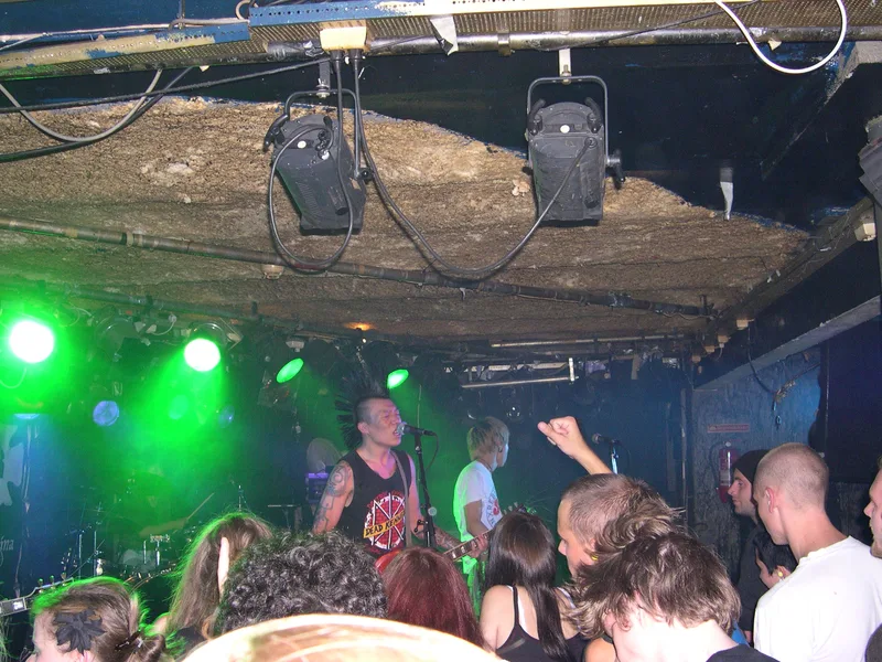 SMZB live at Garage in Bergen Norway on teh 30 of August 2005 jkl.JPG