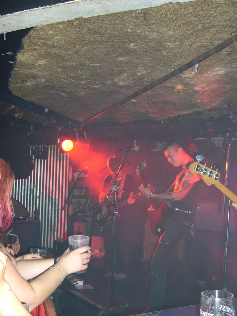 SMZB live at Garage in Bergen Norway on teh 30 of August 2005 oo.jpg