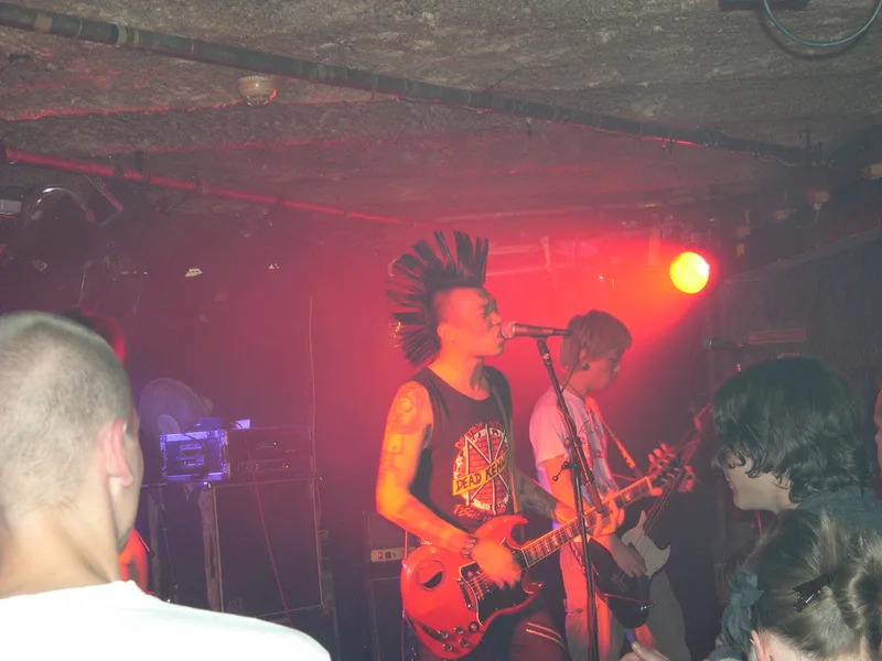 SMZB live at Garage in Bergen Norway on teh 30 of August 2005 ww.JPG