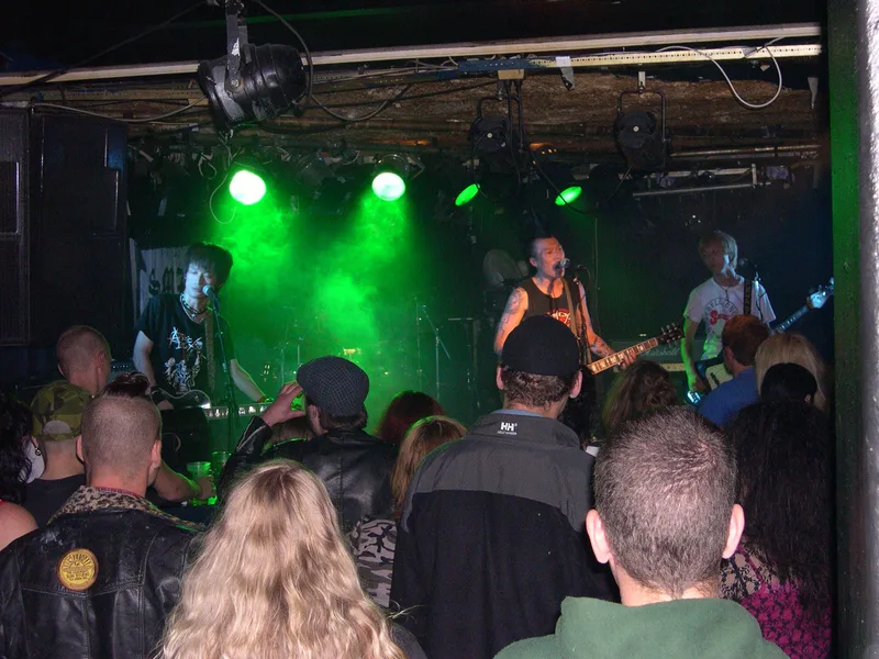 SMZB live at Garage in Bergen Norway on teh 30 of August 2005 x.JPG