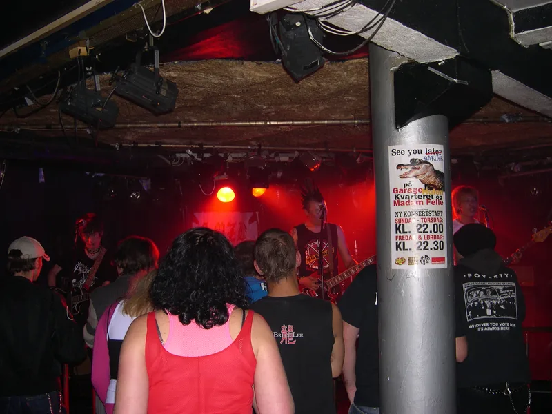 SMZB live at Garage in Bergen Norway on teh 30 of August 2005 xx.JPG