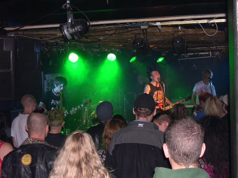SMZB live at Garage in Bergen Norway on teh 30 of August 2005 y.JPG